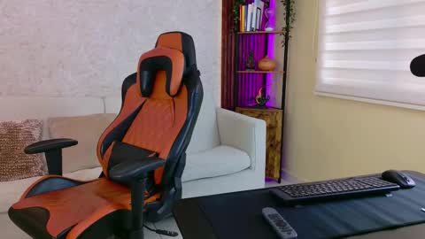 chris reilly online show from November 21, 1:21 pm