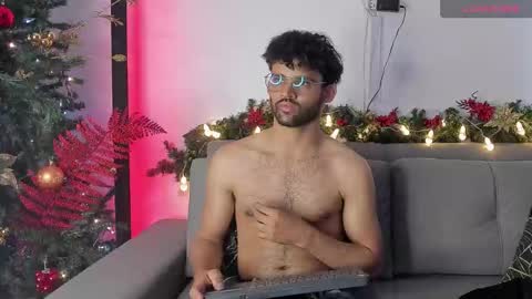 Snapshot of chrisandrew_ chatting on December 2, 7:38 pm Im Chirs IM MODEL INDEPENDT online show from December 2, 7:38 pm