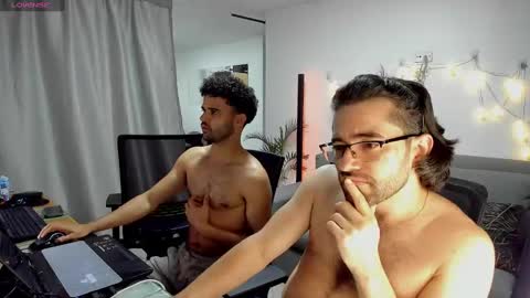 Snapshot of chrisandrew_ chatting on February 22, 12:38 am Im Chirs IM MODEL INDEPENDT online show from February 22, 12:38 am