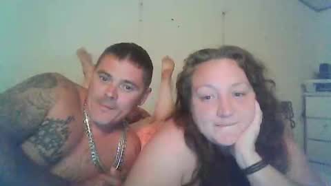 chrisandtrish096 online show from April 15, 3:46 am