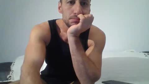 Snapshot of chrisaron chatting on October 23, 3:17 am chrisaron online show from October 23, 3:17 am