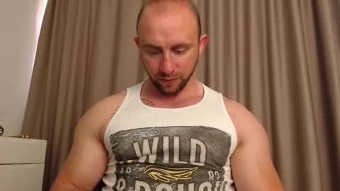 chrisbigbiceps online show from May 24, 4:01 pm