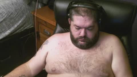 Snapshot of chrisgraphics2 chatting on April 7, 5:52 am Chris online show from April 7, 5:52 am