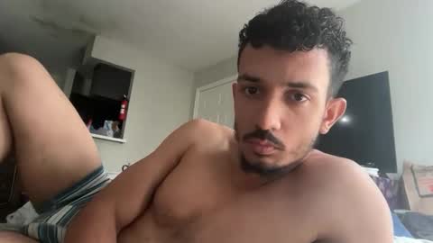 chrislover2125 online show from April 24, 3:25 pm