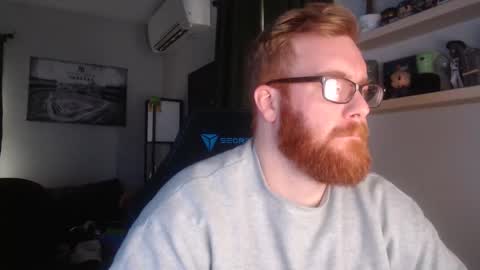 Snapshot of chrismg89 chatting on December 11, 5:15 pm chrismg89 online show from December 11, 5:15 pm