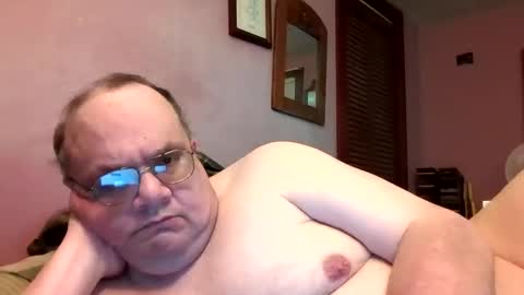 Snapshot of chrismini312 chatting on May 19, 8:15 pm Chris The Jerk Off King online show from May 19, 8:15 pm