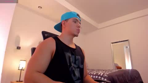 chrismorgan24 online show from November 24, 5:34 pm