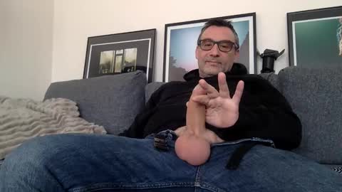 chrispanam13 online show from February 17, 1:51 pm