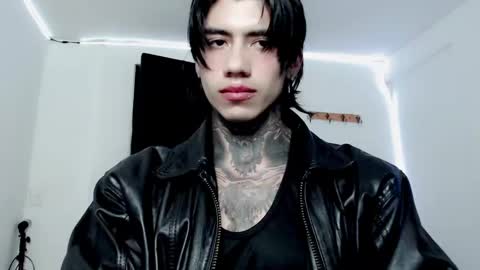 Snapshot of chriss_opp chatting on January 27, 10:06 pm CHRIS  INDEPENT MODEL online show from January 27, 10:06 pm