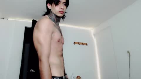 Snapshot of chriss_opp chatting on February 18, 9:54 am CHRIS  INDEPENT MODEL online show from February 18, 9:54 am