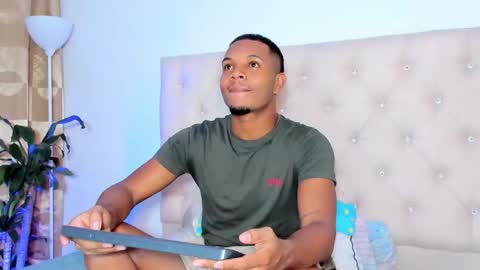 Chriss Vall online show from February 18, 1:01 am