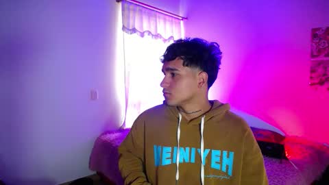 Snapshot of chriss_wg_ chatting on February 13, 9:00 pm Christian Wang online show from February 13, 9:00 pm