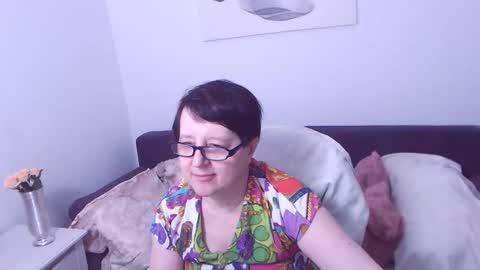 Snapshot of christarose chatting on May 31, 3:19 pm Christa online show from May 31, 3:19 pm
