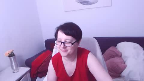 Snapshot of christarose chatting on June 14, 4:31 pm Christa online show from June 14, 4:31 pm