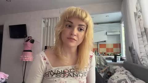 Snapshot of christiechorney chatting on June 16, 1:14 pm christiechorney online show from June 16, 1:14 pm