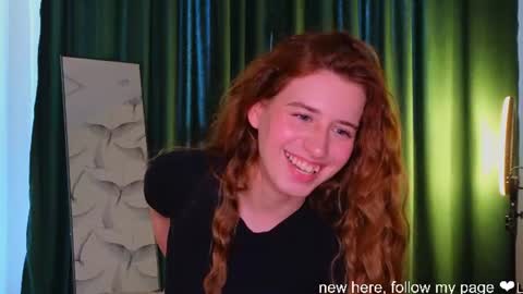 Snapshot of christina_garcia chatting on June 17, 9:12 am Cristina online show from June 17, 9:12 am
