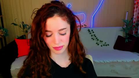 christinaconteeree online show from March 27, 7:57 pm