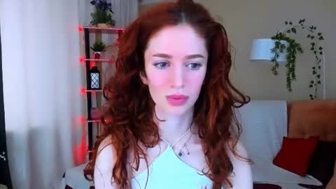 Snapshot of christinaconteeree chatting on July 5, 4:19 am christinaconteeree online show from July 5, 4:19 am