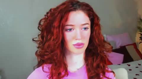 Snapshot of christinaconteeree chatting on July 10, 7:05 pm christinaconteeree online show from July 10, 7:05 pm