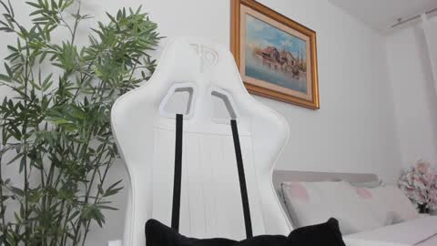 Hi im Christine online show from February 3, 6:40 am