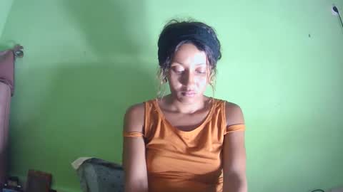 Snapshot of christine213 chatting on February 1, 6:39 pm christine213 online show from February 1, 6:39 pm