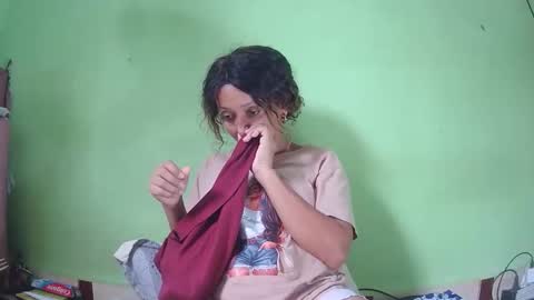 Snapshot of christine213 chatting on February 8, 10:07 am christine213 online show from February 8, 10:07 am