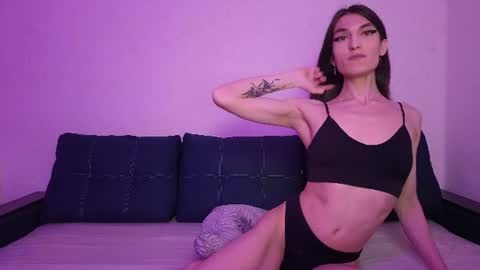 Snapshot of christine_bell chatting on August 8, 5:04 pm Christine online show from August 8, 5:04 pm