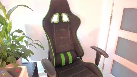 Christine Cardo online show from October 27, 3:16 pm