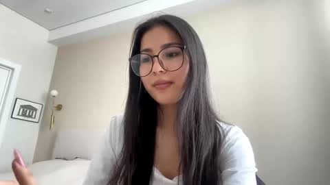 Snapshot of christinebrillhart chatting on February 27, 6:24 am Bella online show from February 27, 6:24 am