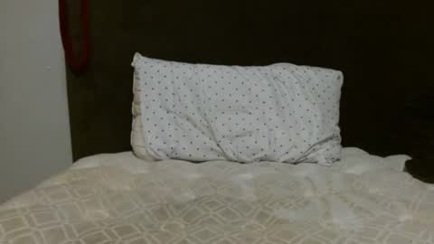 Snapshot of christophe_throbin chatting on October 6, 7:06 am christophe_throbin online show from October 6, 7:06 am