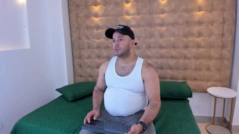 christopher_cruz_ online show from November 23, 8:30 pm