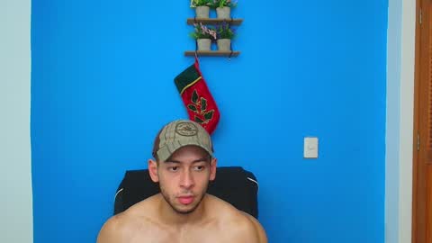 Snapshot of christopher_w chatting on December 3, 12:57 am Christopher online show from December 3, 12:57 am