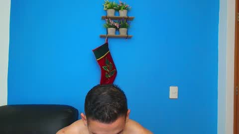 Snapshot of christopher_w chatting on December 14, 12:01 am Christopher online show from December 14, 12:01 am