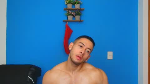 Snapshot of christopher_w chatting on January 4, 12:16 am Christopher online show from January 4, 12:16 am