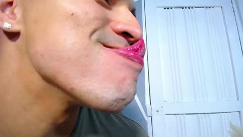 Snapshot of christopherblack_ chatting on July 13, 12:52 pm Christopher Black online show from July 13, 12:52 pm