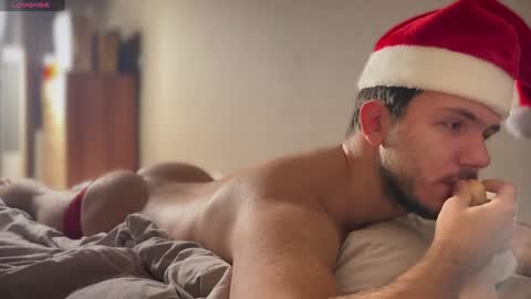 Christopher online show from December 10, 5:22 pm