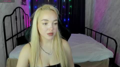 hristy3 online show from February 27, 8:17 am