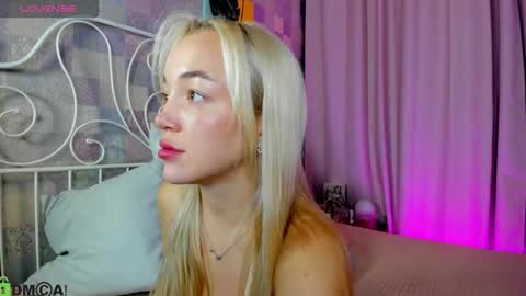 hristy3 online show from September 24, 11:41 pm