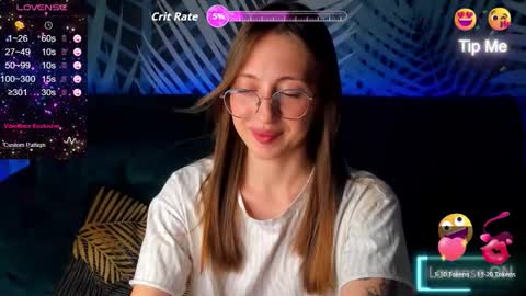Snapshot of christycrayme chatting on October 18, 3:42 am ChristyCrayme online show from October 18, 3:42 am