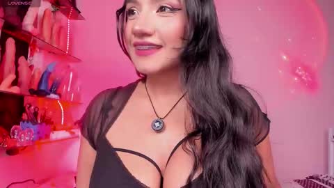 Snapshot of christymilk1 chatting on October 6, 2:09 am christy online show from October 6, 2:09 am