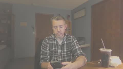 chrisw8121 online show from April 10, 4:06 am