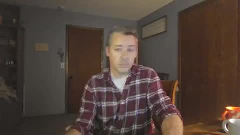 chrisw8121 online show from April 15, 2:07 am