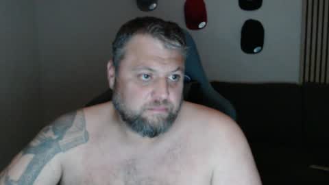 Snapshot of chrizz80 chatting on June 7, 1:32 am Chrizz online show from June 7, 1:32 am