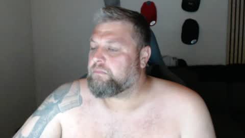 Snapshot of chrizz80 chatting on June 24, 10:42 pm Chrizz online show from June 24, 10:42 pm