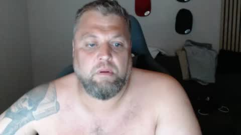 Snapshot of chrizz80 chatting on July 8, 9:52 pm Chrizz online show from July 8, 9:52 pm