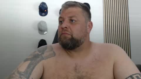 Snapshot of chrizz80 chatting on July 9, 9:57 am Chrizz online show from July 9, 9:57 am
