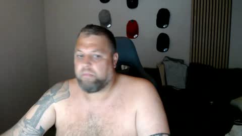 Snapshot of chrizz80 chatting on July 10, 11:40 pm Chrizz online show from July 10, 11:40 pm