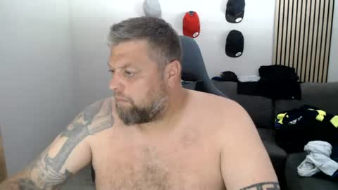 Snapshot of chrizz80 chatting on July 17, 10:00 am Chrizz online show from July 17, 10:00 am