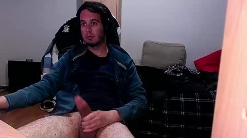 Chromefox123 online show from April 11, 7:07 pm