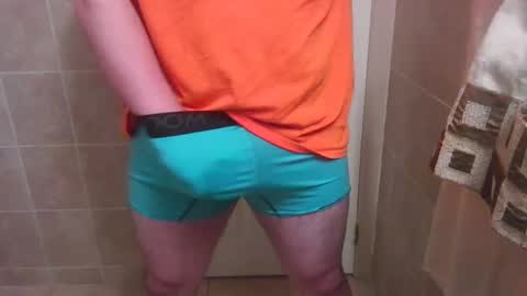 Snapshot of chubbycub14 chatting on February 10, 4:33 pm chubbycub14 online show from February 10, 4:33 pm